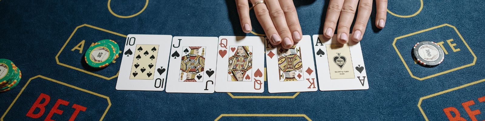 Cartas de poker sobre a mesa