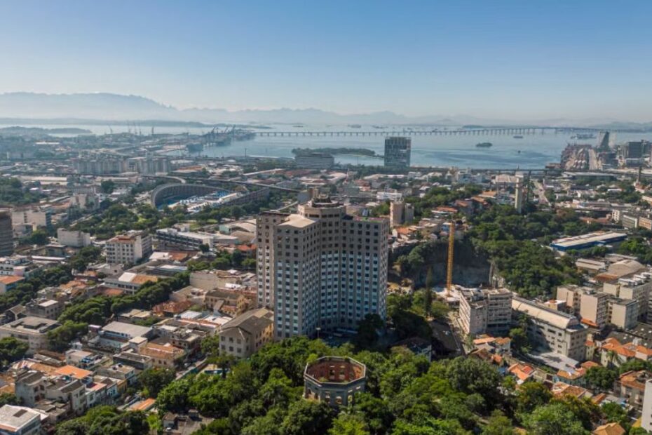 cidade sendo vista de cima
